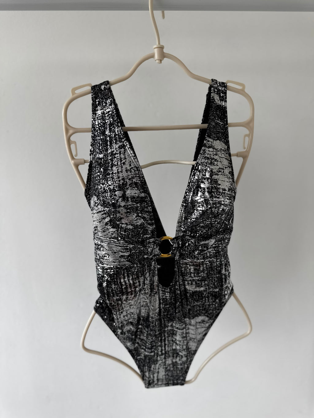 Saskia Shiny Deep V-Neck Swimming Suit Women Swimwear Hollow Out Shiny One Piece Bodysuit Bathing Suit Summer New Fashion
